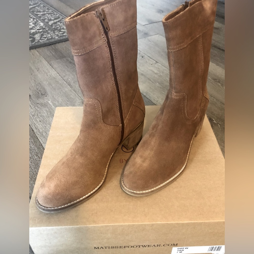 “Coconuts” suede boots